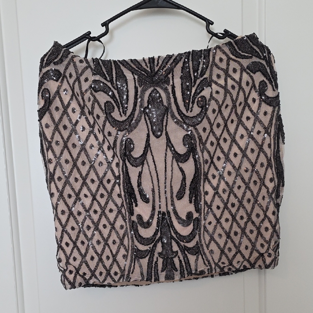 Black and Cream Sequin Patterned Mini Skiry